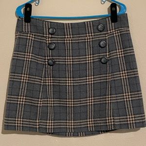 💛Gap Plaid mini skirt gray tan charcoal, 6 decorative front buttons, 10